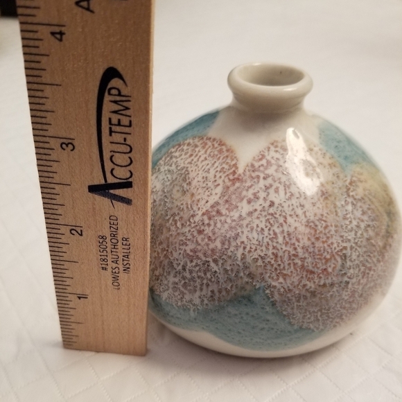 VINTAGE KRAVEC STUDIOS ART POTTERY BUB VASE, HAND PAINTED - Picture 2 of 6